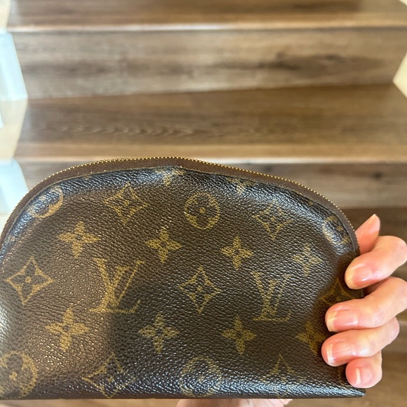 Louis Vuitton Monogram Cosmetic Pouch - Picture 11 of 13